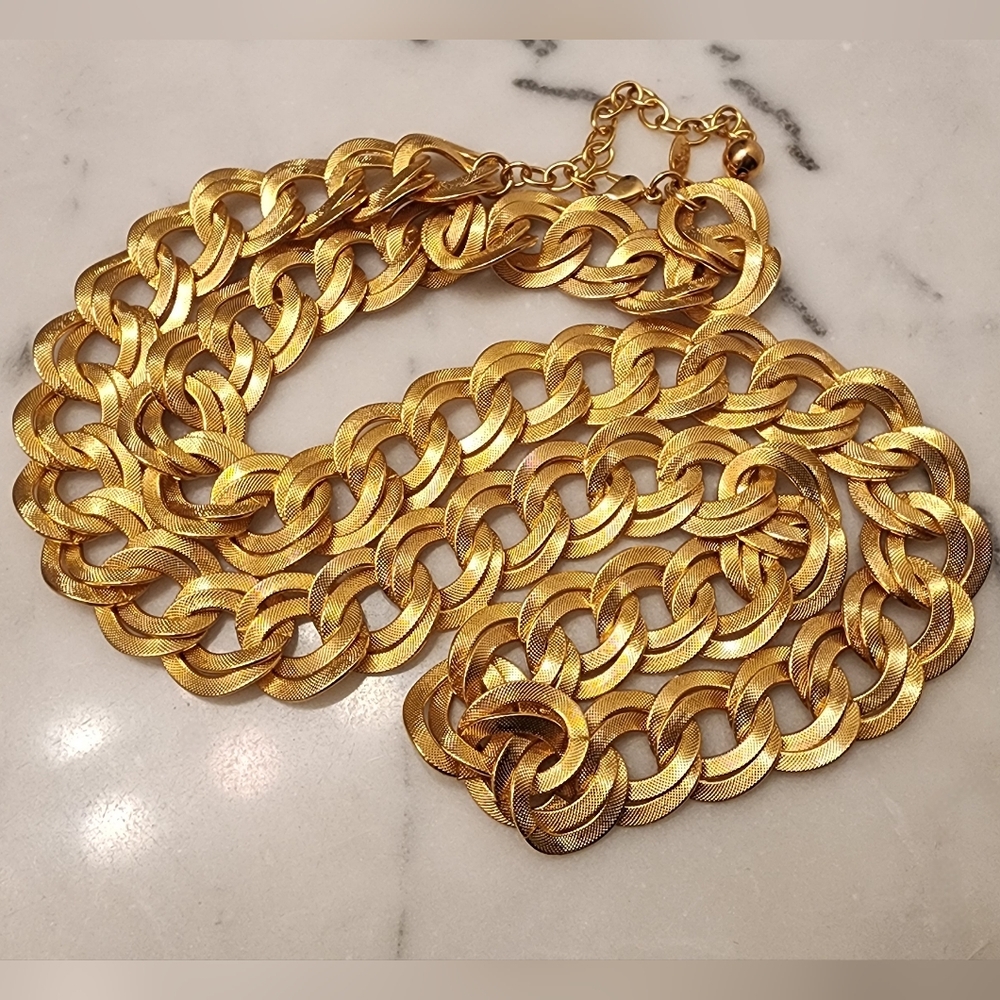 Vintage Joan Rivers Flat Gold Link Chain Classics Collection Necklace